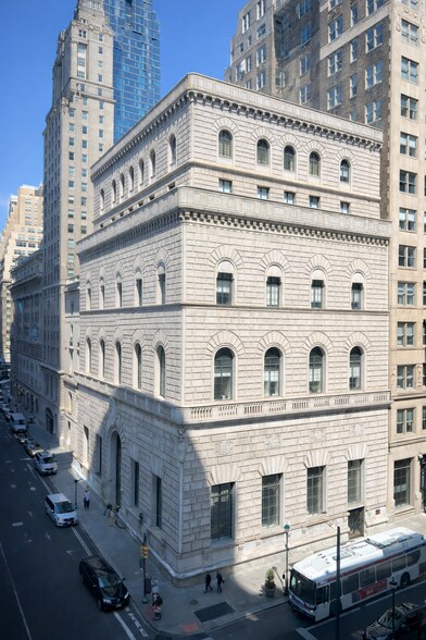 More Photos Of 1435-1441 Walnut St, Philadelphia Office For Lease