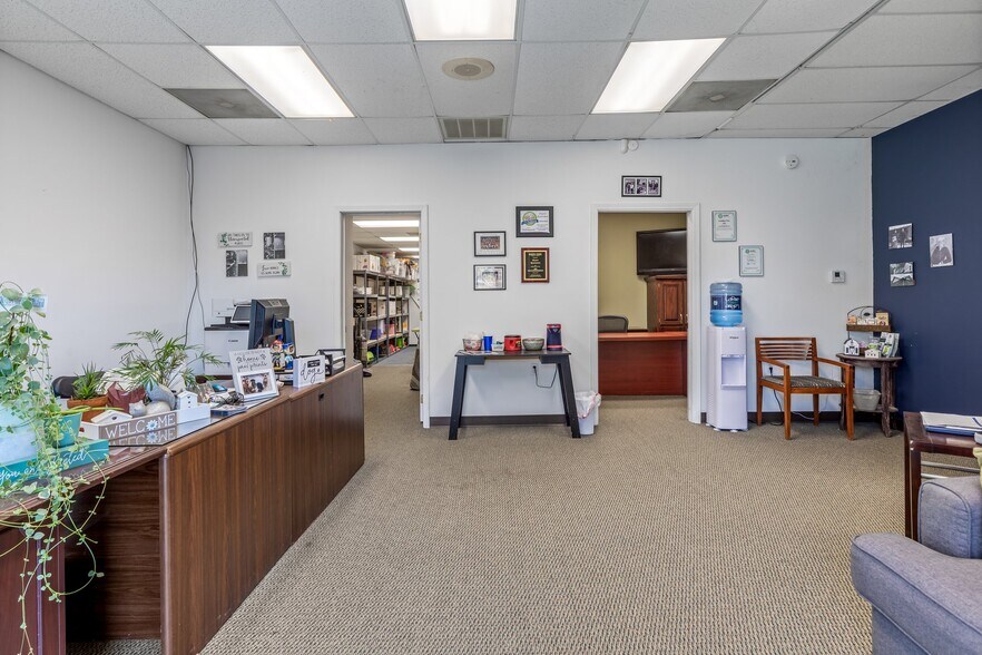 More Photos Of 516-522 Benham St, Bonne Terre Office For Lease