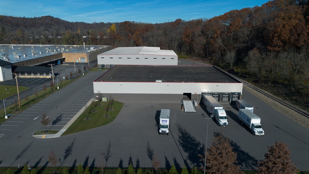 More Photos Of 2260-2270 Roswell Dr, Pittsburgh Light Distribution For Lease