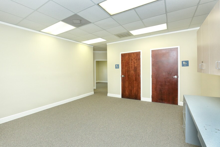 More Photos Of 501 E Oak St, Kissimmee Medical For Lease