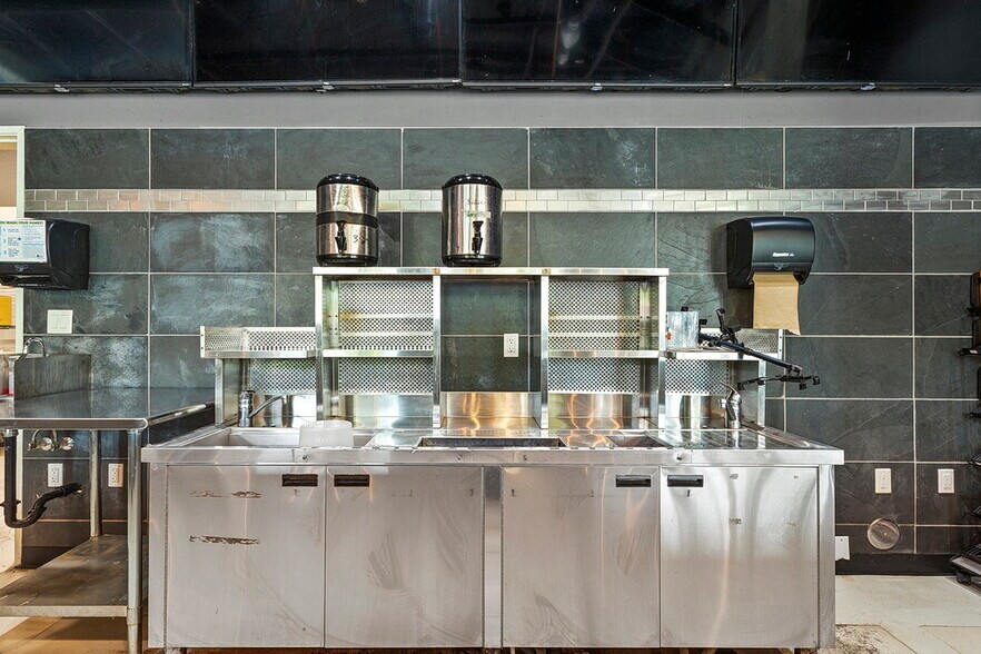 More Photos Of 5005 SE 72nd Ave, Portland Apartments For Lease