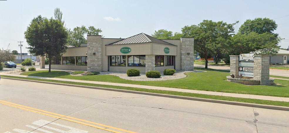 Primary Photo Of 464 S Hickory St, Fond Du Lac Office For Sale