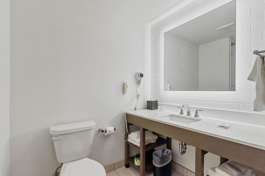 More Photos Of 17701 Panama City Beach Pky, Panama City Beach Hotel For Sale