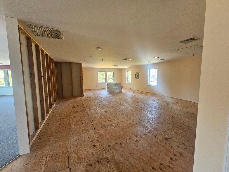 More Photos Of 100 Quarry Rd, Hamburg Medical For Lease