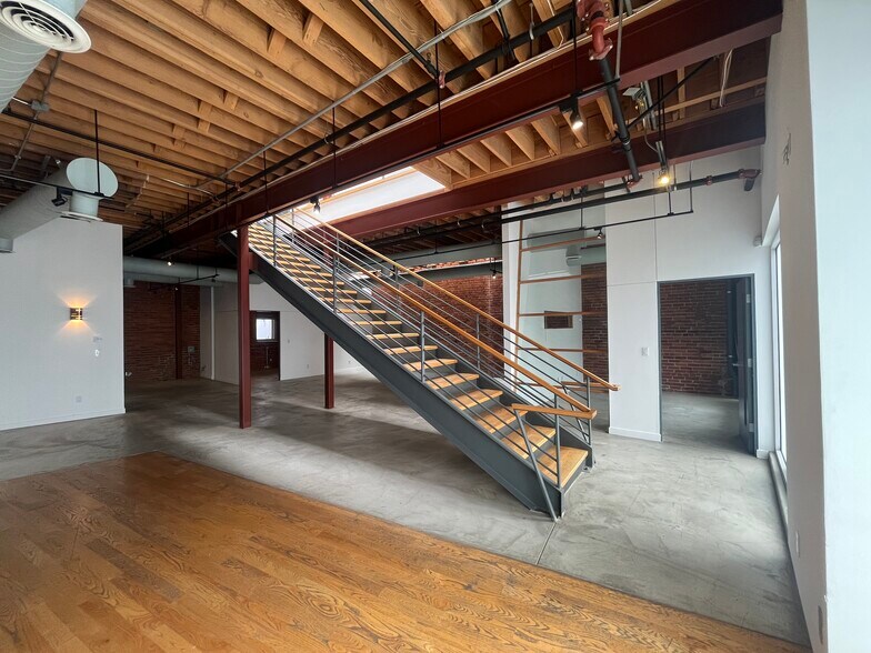 More Photos Of 2917 Santa Monica Blvd, Santa Monica Loft Creative Space For Lease