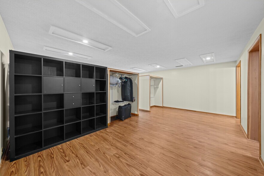 More Photos Of 832 S Main St, Canton Specialty For Sale