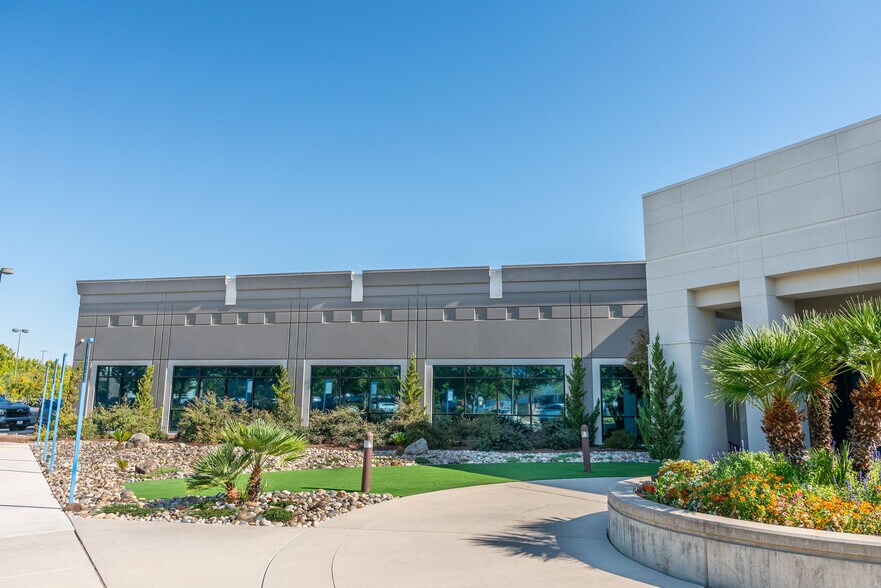 More Photos Of 7330 N Palm Ave, Fresno Office For Lease