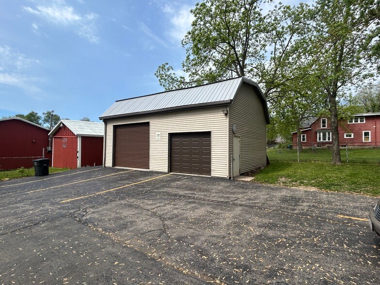 More Photos Of 8216 199th Ave, Bristol Apartments For Sale