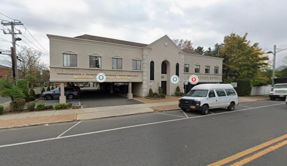 Primary Photo Of 923 Broadway, Woodmere Office For Lease