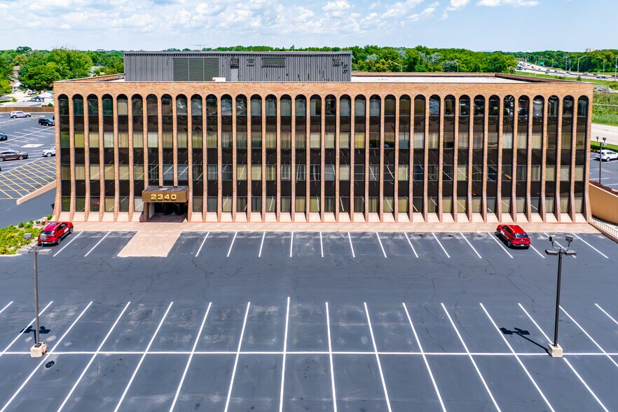 More Photos Of 2340 S River Rd, Des Plaines Office For Lease