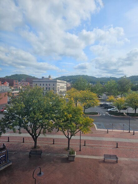 More Photos Of 17 Howard St, Cumberland Office For Lease