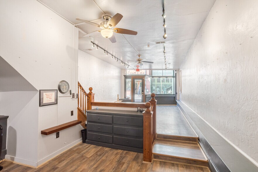 More Photos Of 40 Main St, Bisbee General Retail For Sale