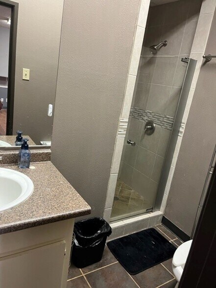 More Photos Of 11227 N Stemmons Fwy, Dallas Office Residential For Sale
