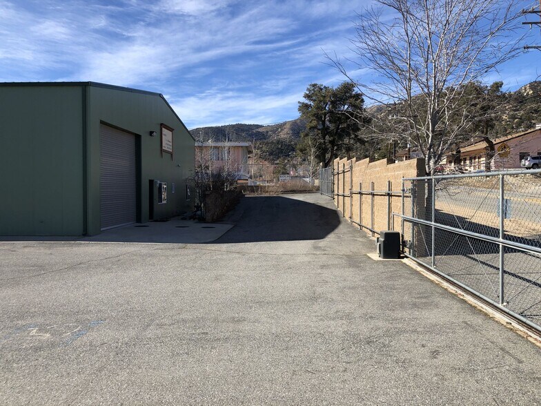 More Photos Of 3212 Mt Pinos Way, Frazier Park Light Manufacturing For Sale