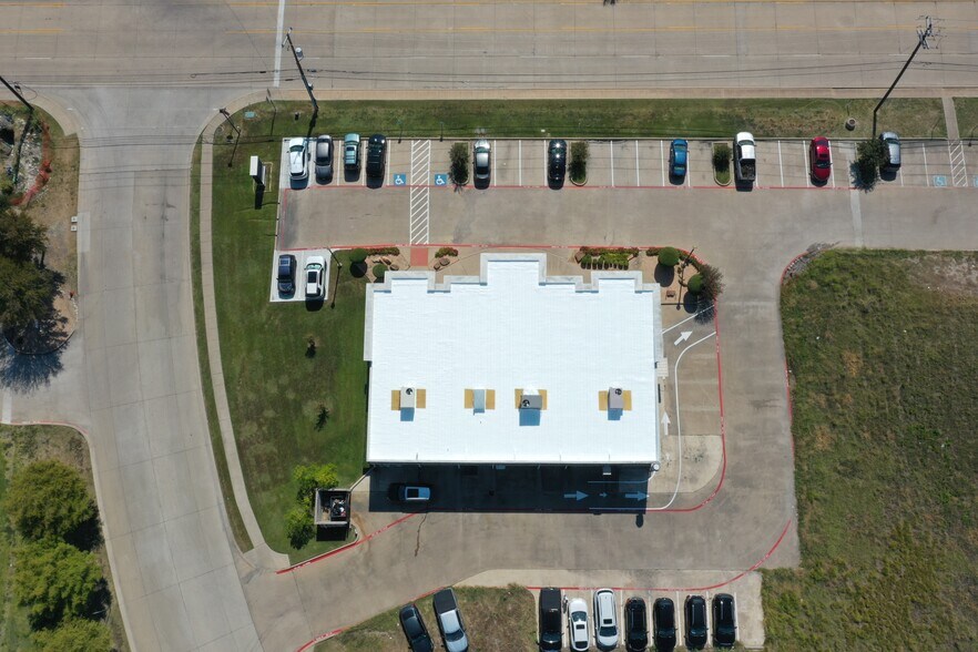 More Photos Of 2251 Brown St, Waxahachie Freestanding For Sale