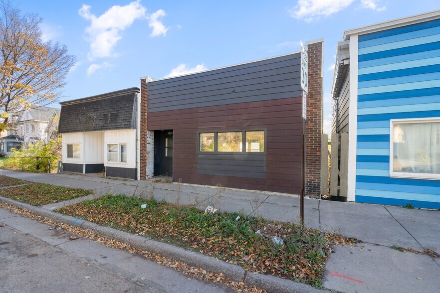 Primary Photo Of 2224 W 3rd St, Duluth Storefront Retail Office For Sale