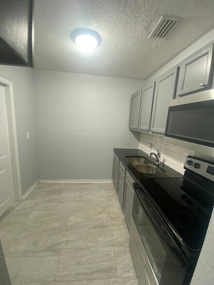 More Photos Of 619 Linwood Ave, Jacksonville Specialty For Sale
