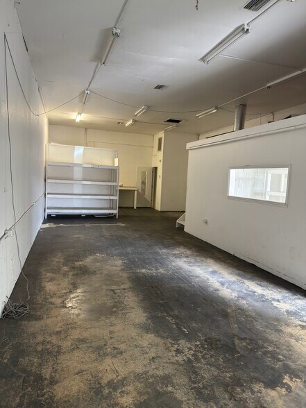 More Photos Of 18210 Paulson Dr, Port Charlotte Warehouse For Lease