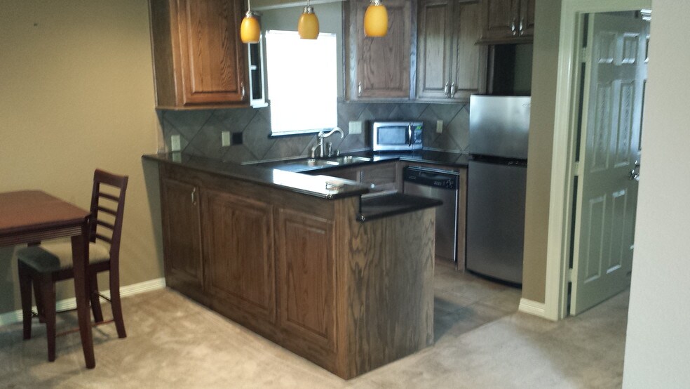 More Photos Of 2030 Portsmouth St, Houston Apartments For Sale