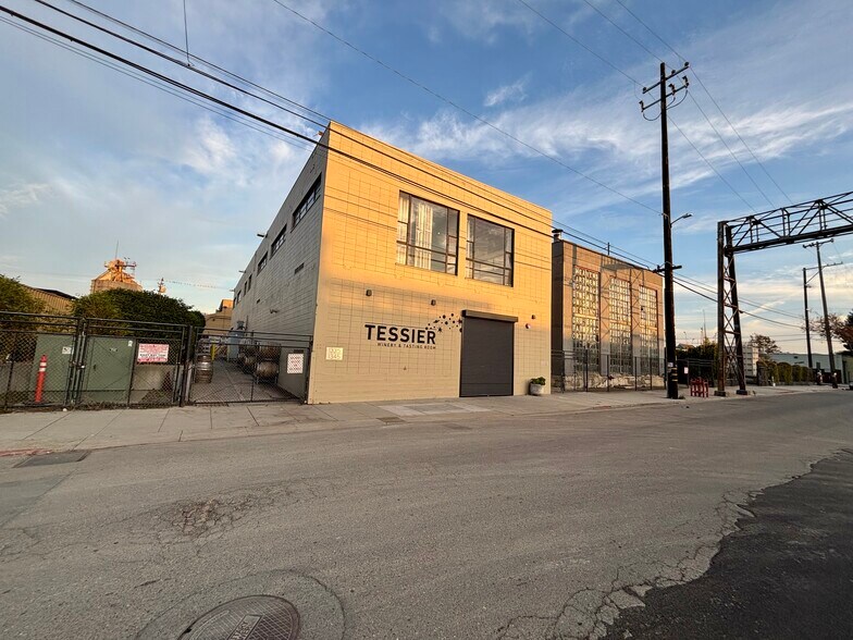 More Photos Of 1335-1375 4th St, Berkeley Showroom For Lease