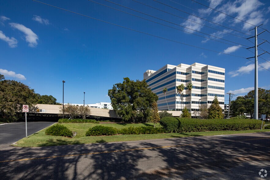 More Photos Of 2002 N Lois Ave, Tampa Office Residential For Lease