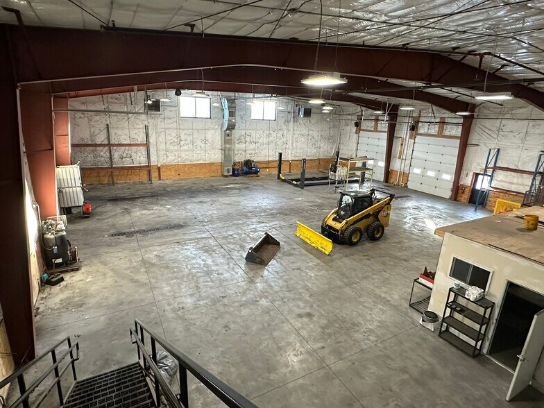 More Photos Of 10351 Naples St NE, Blaine Warehouse For Lease