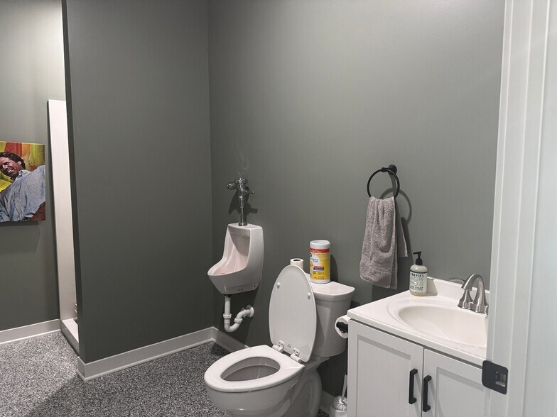 More Photos Of 504 O St, Cozad Industrial For Sale