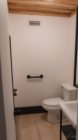 More Photos Of 108 E Main St, Blanchester General Retail For Lease