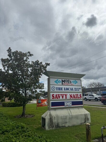 More Photos Of 4011 Tampa Rd, Oldsmar Unknown For Lease