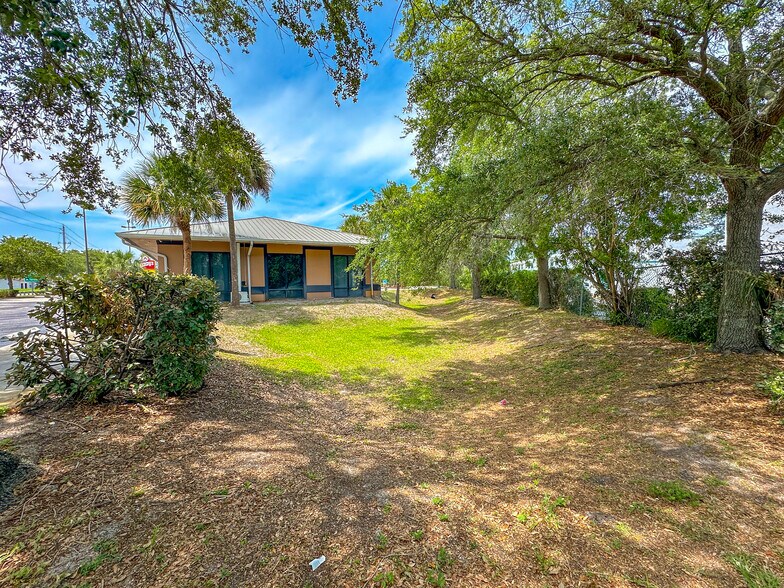 More Photos Of 8400 Astronaut Blvd, Cape Canaveral Medical For Sale