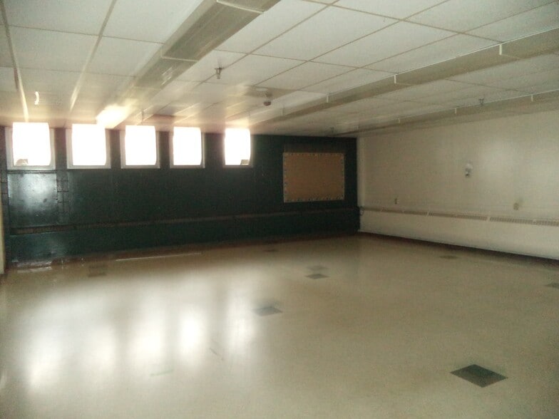 More Photos Of 10 School St, Allenstown Specialty For Sale