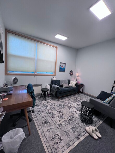 More Photos Of 7010 35th Ave NE, Seattle Office Residential For Lease