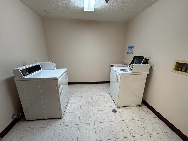 More Photos Of 243 E Main St, Alliance Apartments For Sale
