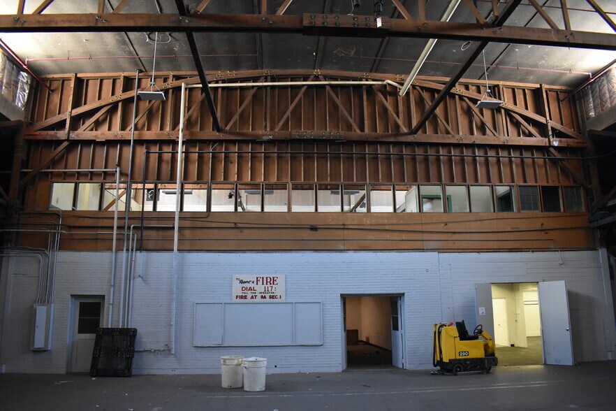 More Photos Of 884 W 2nd St, Ogden Warehouse For Lease
