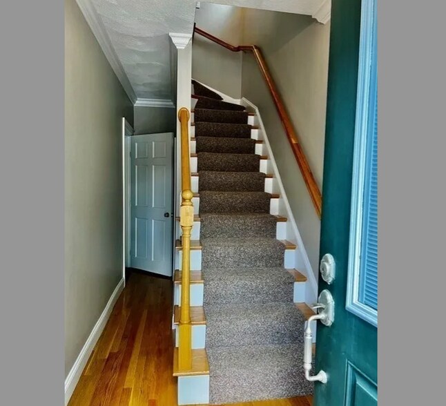 More Photos Of 56 North Beacon St, Watertown Office For Lease