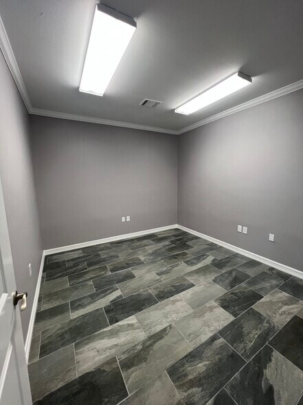 More Photos Of 2743 Smith Ranch Rd, Pearland Loft Creative Space For Sale