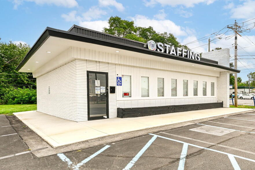 More Photos Of 3455 Shelby St, Indianapolis Office For Sale