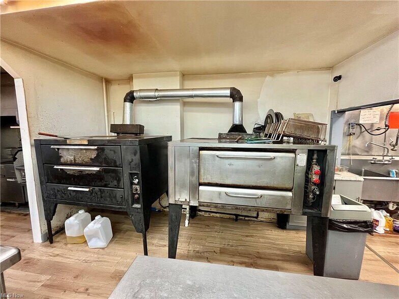 More Photos Of 223 Broad St, Conneaut Storefront Retail Residential For Sale