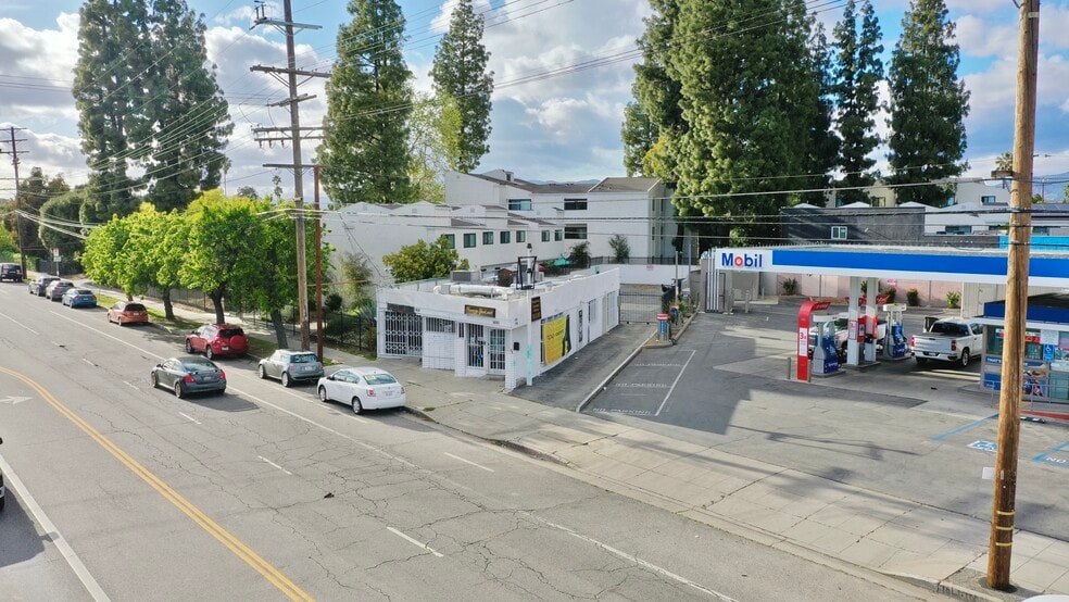 More Photos Of 14165-14167 Nordhoff St, Panorama City Storefront For Sale