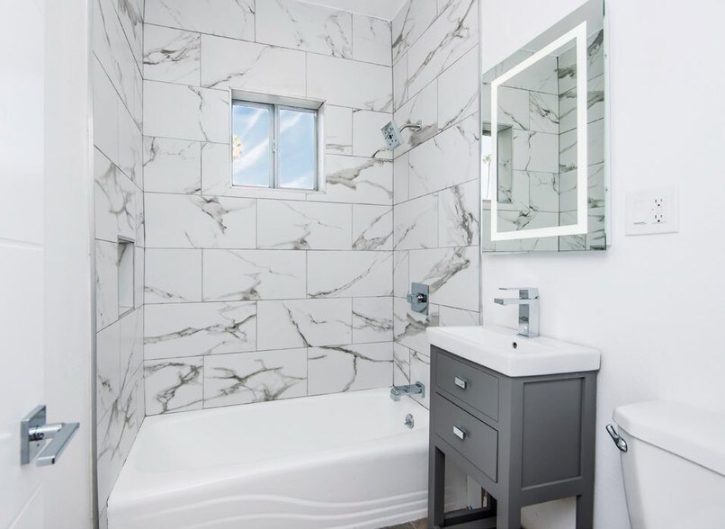 More Photos Of 1439 N Curson Ave, Los Angeles Apartments For Sale