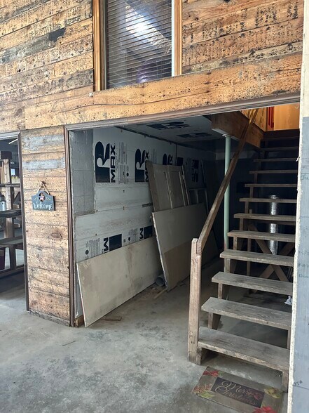 More Photos Of 18 S Alvin Ailey St, Rogers Freestanding For Sale