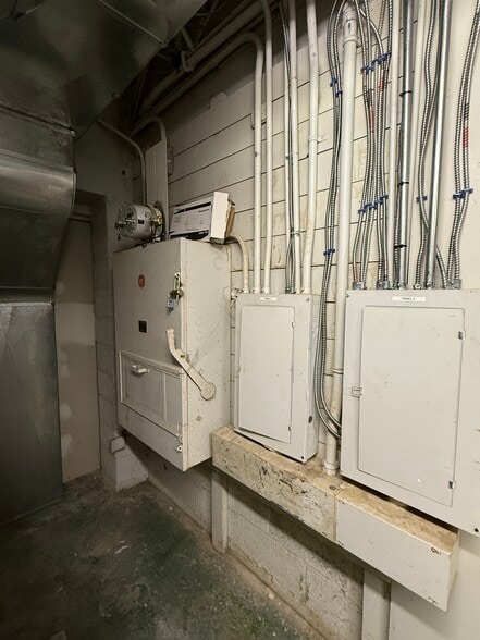 More Photos Of 53 Hancock St, Stratford Manufacturing For Sale