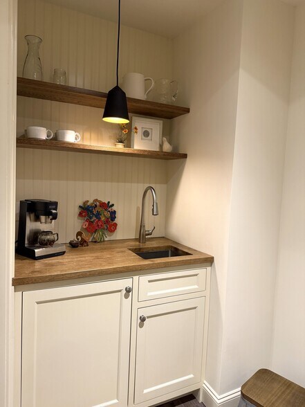 More Photos Of 1 Pomperaug Office Park, Southbury Medical For Sale