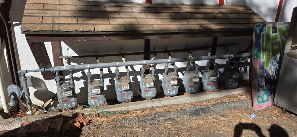 More Photos Of 42011 Big Bear Blvd, Big Bear Lake Storefront Retail Office For Sale