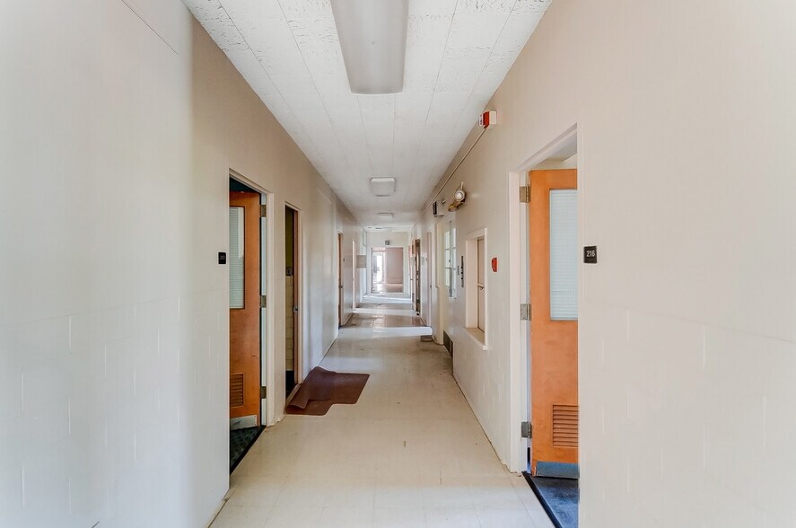 More Photos Of 800 Livermore St, Yellow Springs Research And Development For Sale