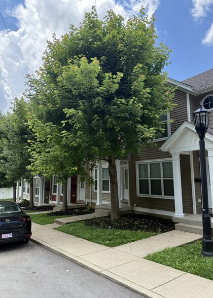 More Photos Of 102 Weist Pl, Louisville Apartments For Sale
