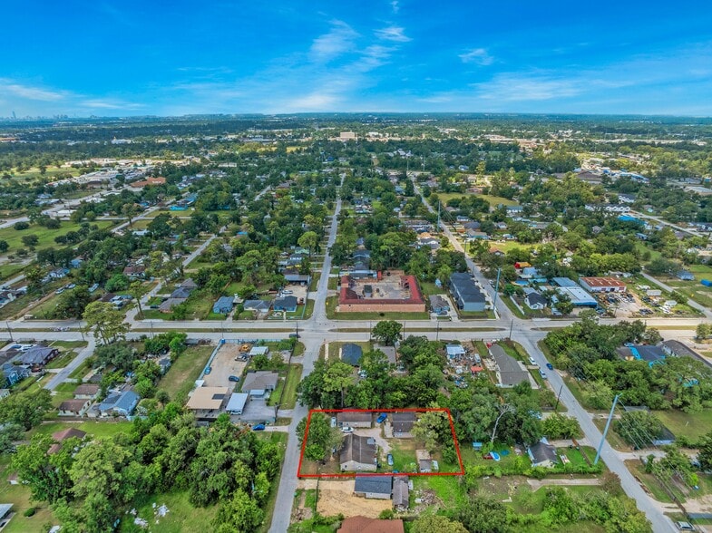 More Photos Of 4915 Fitch St, Houston Apartments For Sale