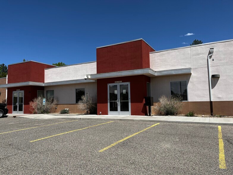 Primary Photo Of 800 E 30th St, Farmington Office For Sale