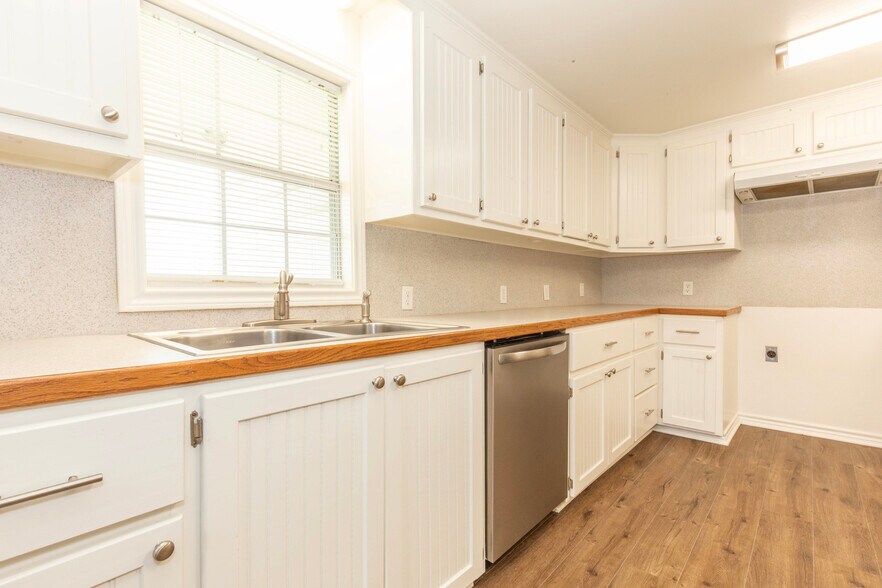 More Photos Of 4846 US Highway 67 W, Simms Daycare Center For Sale