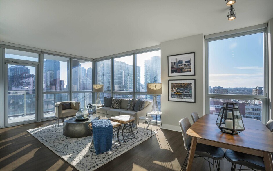 More Photos Of 801 S Financial Pl, Chicago Apartments For Lease